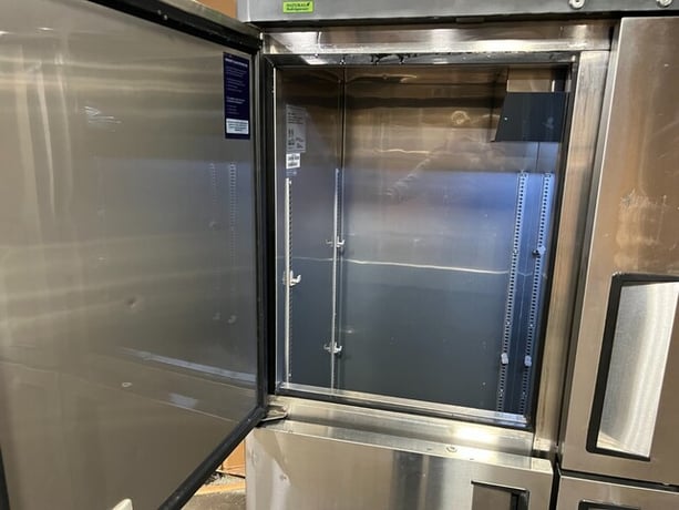 TurboAir #M3R72-6-N M3 Series, 78" solid half door reach in refrigerator, 65.6 cu.ft., 6 doors, Silver - Image 4