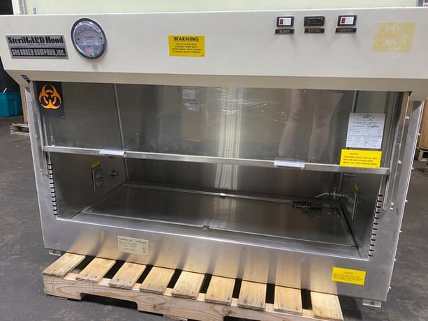 Baker #SG-400 SterilGARD, Biological Fume Hood Laboratory Cabinet 52" L Lab - Image 4