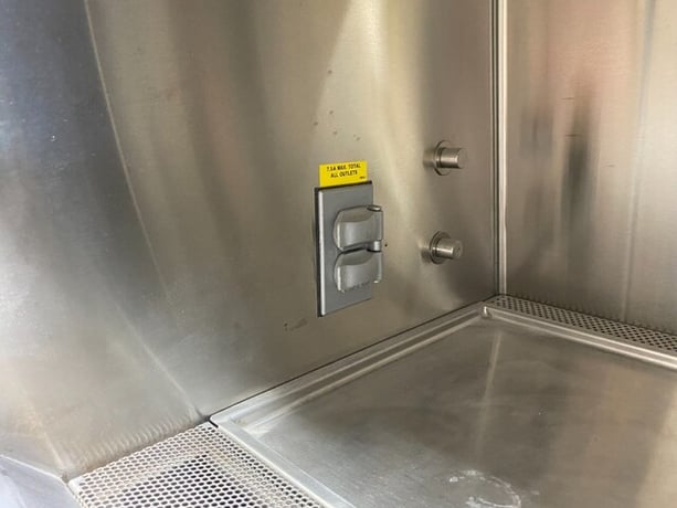 Baker #SG-400 SterilGARD, Biological Fume Hood Laboratory Cabinet 52" L Lab - Image 7
