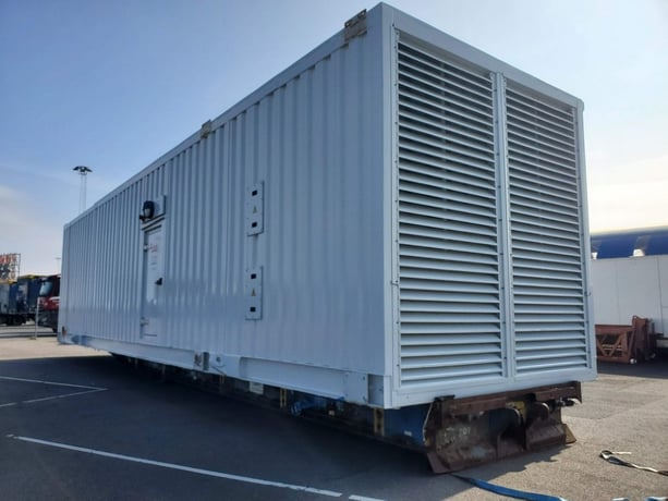 3000 KVA Caterpillar #C175-16, generator set, sound enclosure, 400 Volts, 50 Hz, 68 Hours - Image 4
