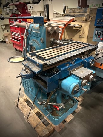 Kearney & Trecker #18-AC, horizontal milling machine, 38" x14" table, 3 HP, 25-1500 RPM - Image 2