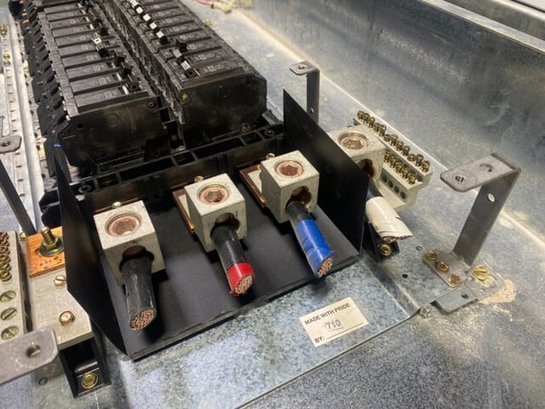 400 Amp. General Electric #AQF3424MBX, panelboard, 208Y/120 Volts, 3-phase, 4 wire, 42 space - Image 4