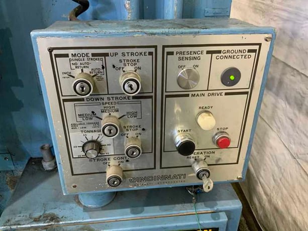 90 Ton, Cincinnati #90CB, hydraulic press brake, 8' overall, 78" between housing, 8" stroke, 15 HP, 2001 - Image 8