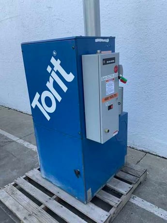 550 cfm Donaldson #VS550, bag type dust collector, 65 sq.ft., 1 HP, 5" inlet, shaker - Image 1