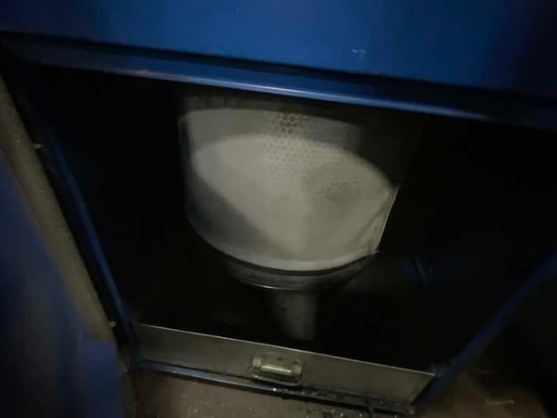 550 cfm Donaldson #VS550, bag type dust collector, 65 sq.ft., 1 HP, 5" inlet, shaker - Image 7