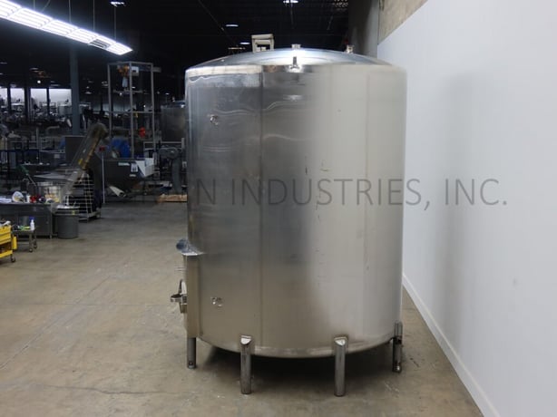 5000 gallon Mueller, 304 Stainless Steel tank, single wall, 110" dia. x 122" straight wall, dome top, dish - Image 4