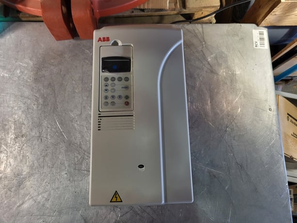 10 HP ABB, ACS800-U1-0016-7, AC Drive (VFD), 600 Volts, 15 amps, new - Image 1