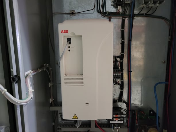 15 HP ABB, ACS800-U1-0020-7, AC Drive (VFD), 600 Volts, 17 amps - Image 5