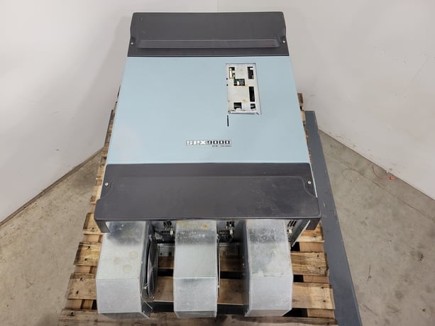 400 HP Cutler-Hammer, SPX400A0-5A2N1, Adjustable Frequency Drive 525-690 Volts - Image 1