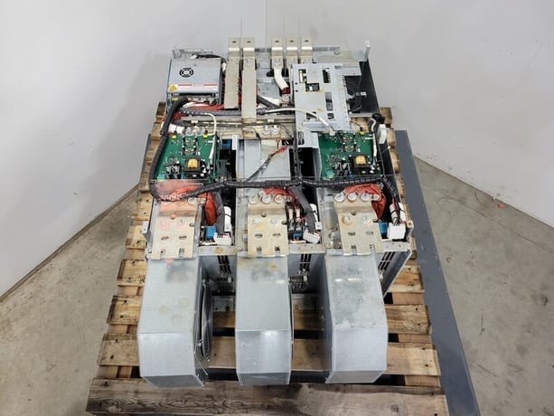 400 HP Cutler-Hammer, SPX400A0-5A2N1, Adjustable Frequency Drive 525-690 Volts - Image 9