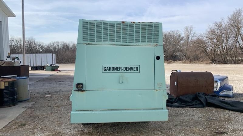 340 cfm, Gardner Denver #50437101, portable air compressor, Detroit Diesel, S/N 4D0155776 - Image 4