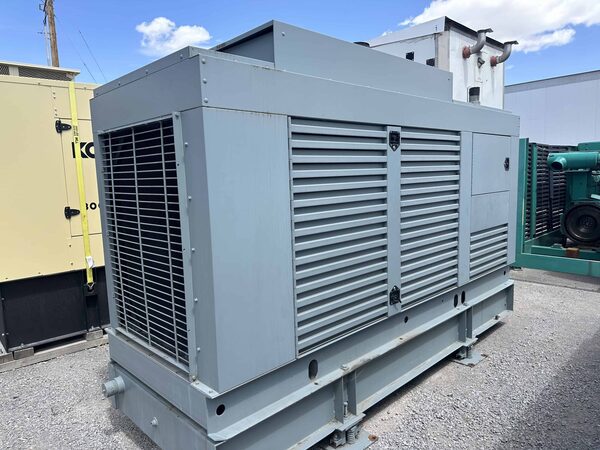 300 KW Cummins #DFCB, diesel generator set, 480 Volts, 2000 - Image 1