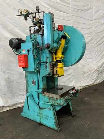 60 Ton, Minster #6, OBI press, 7" stroke, 11" throat, 32" x21" bed, air clutch, Link Logic brake monitor - Image 9