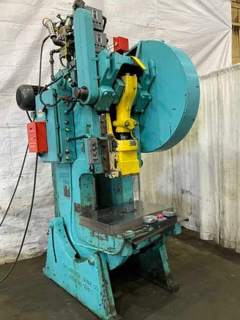 60 Ton, Minster #6, OBI press, 7" stroke, 11" throat, 32" x21" bed, air clutch, Link Logic brake monitor - Image 10