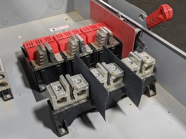 400 Amp. Siemens, HF-325-NA, Safety Disconnect Switch, 3 Pole, 3 phase, 1 Throw, 125 HP, 240 V, Wall Mount - Image 4