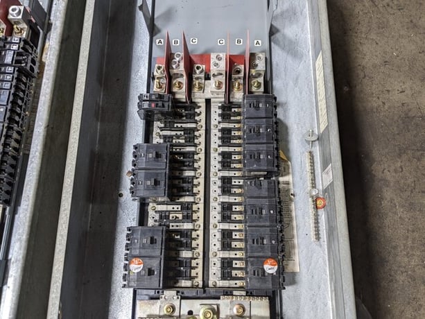 400 Amp. Square D, NQOB, Panelboard, 42 Space/Circuit, 53" H x 20" W x 6" L, 3 phase, 4 Wire, 120/208 V - Image 5