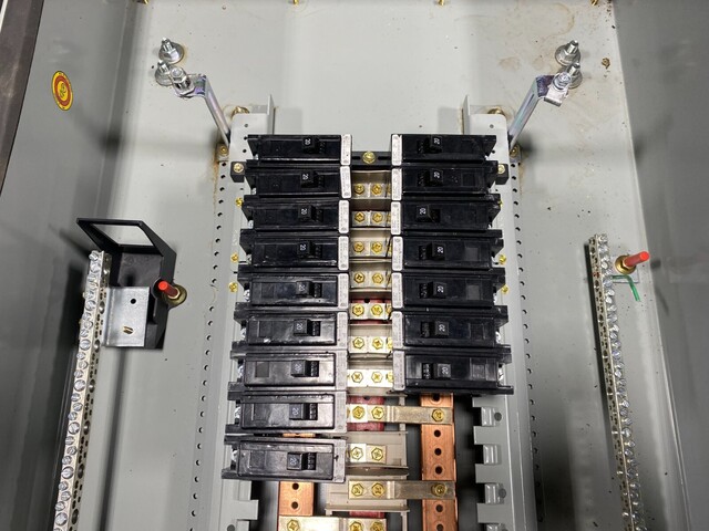 100 Amp. Eaton, PRL1X, Pow-R-Line Xpert Panelboard, 120/240 V, 1 phase, 3 Wire, 30 Space - Image 4