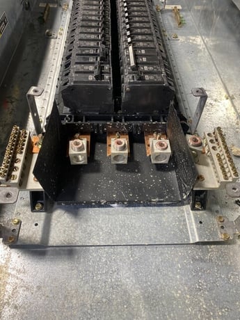 225 Amp. General Electric, AQF3422MBX, Panelboard, A Series, 208Y/120 V, 3 phase, 4 Wire, 42 Space - Image 3