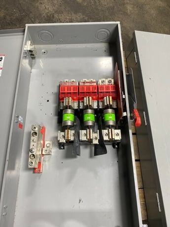 400 Amp. Siemens, GF325NA, Safety Disconnect Switch, 3 Pole, 240 V, 3 phase, 125 HP, FRN-R-400 fuses - Image 3
