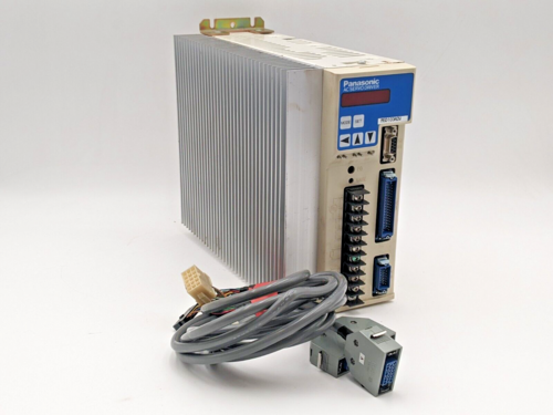 Panasonic #MSD103A2W, AC Servo Driver, 50/60 Hz, 2500P/r Encoder, w/Cable Connector - Image 1