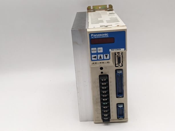 Panasonic #MSD103A2W, AC Servo Driver, 50/60 Hz, 2500P/r Encoder, w/Cable Connector - Image 2