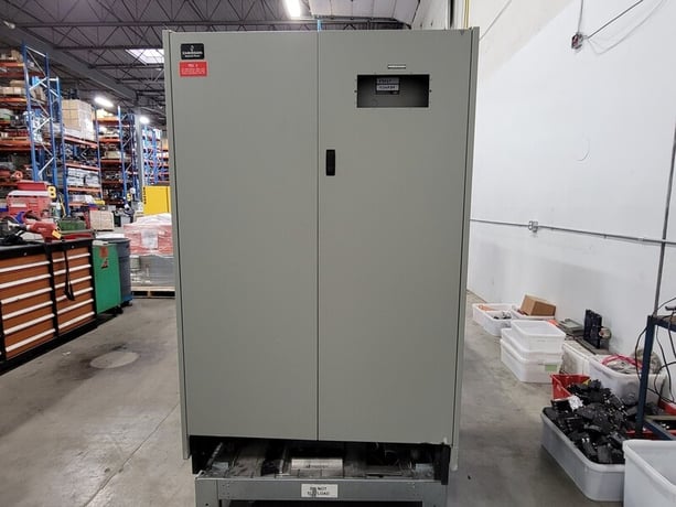 300 Amps, Liebert, PPB225C, Power Distribution Center Unit w/Transformer, 225 kVA, 600 V, 3 phase, 2011 - Image 1