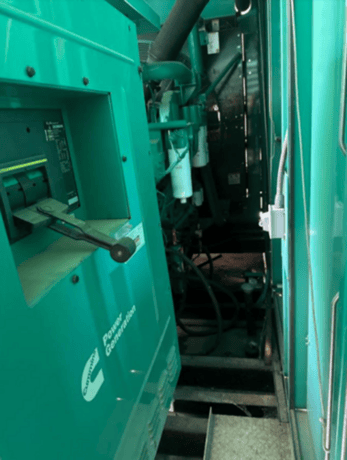 1000 KW Cummins #QST30, diesel generator set, weatherproof enclosure / sound attenuated enclosure, 480 Volts - Image 10