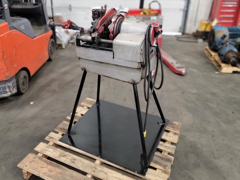 1/4" -2" Wheeler-Rex #6390, pipe threader machine, 120 V., 1-phase, 9 amps., tool & dies - Image 1