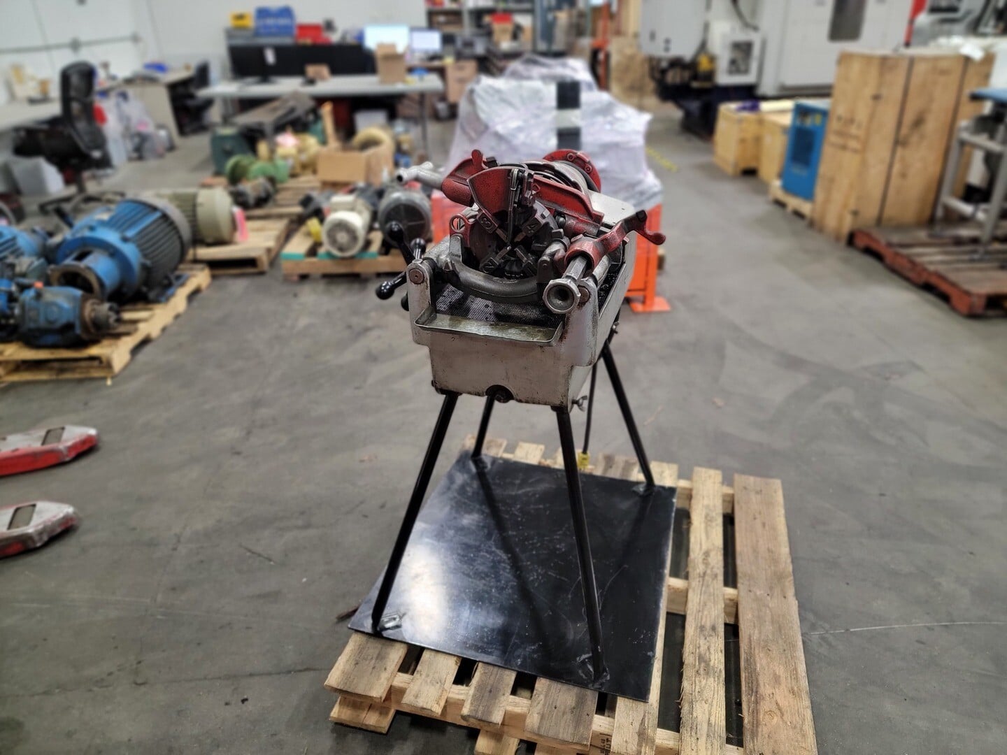 1/4" -2" Wheeler-Rex #6390, pipe threader machine, 120 V., 1-phase, 9 amps., tool & dies - Image 4