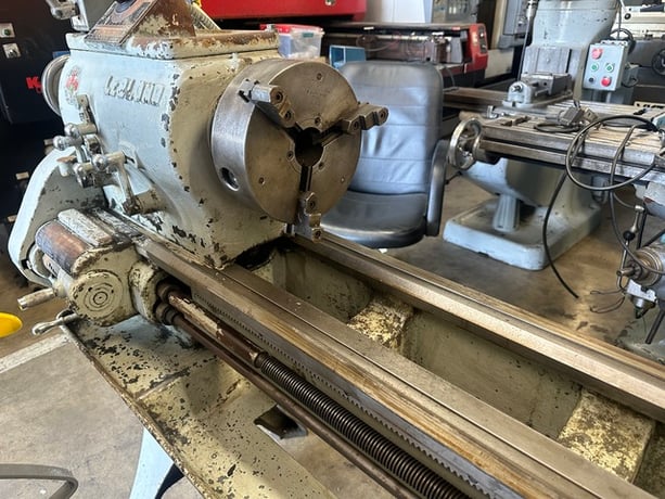 15" x 116" LeBlond #Regal, Engine Lathe, 25-500 RPM, 1" spindle bore, 5 HP, 3-Jaw chuck, tailstock - Image 3