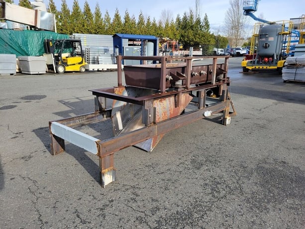 Vibration Screen Assembly, 158" x 46" x 56" screen deck part, 124" x 50" x 61" container - Image 3