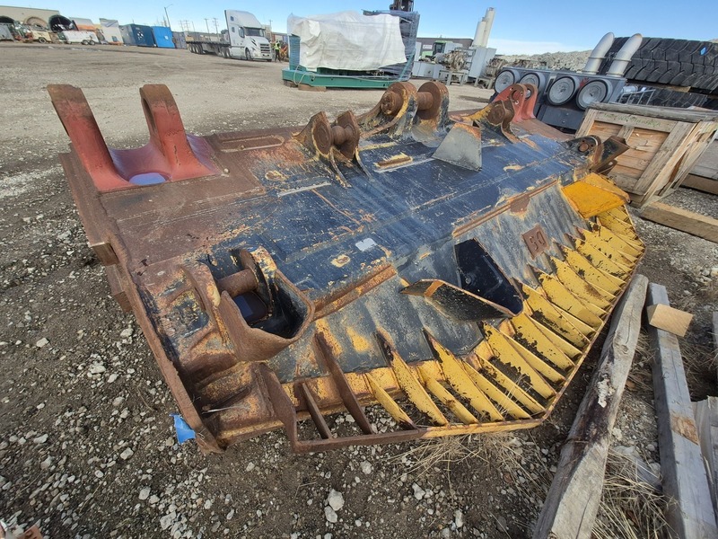 Komatsu #D375, Dozer Blade - Image 1