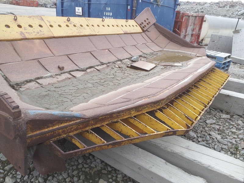 Komatsu #D375, Dozer Blade - Image 7