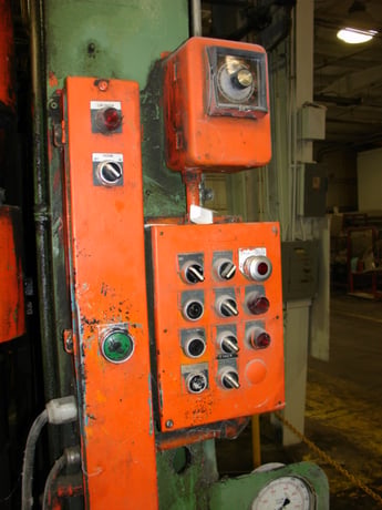 400 Ton, Lawton, 88" x 48", down-act, 80" daylight, 60" stroke, floor-standing; 4-post, #1475 - Image 4