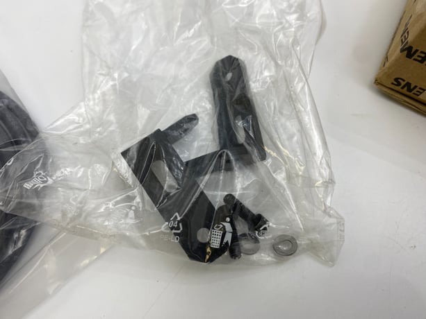 Siemens #3VA9377-0NA10, External Sensor Neutral Current Transformer 400/600A Black - Image 5