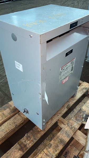 30 KVA 480 Delta Primary, 208/120 Secondary, Cutler Hammer, w/taps - Image 1
