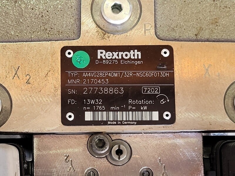 Rexroth #AA4VG28EP4DM1/32R-NSC60F013DH, Axial Piston Pump w/Gear Pump, 28 cm3/rev, 5800-6500 psi, 1765 RPM - Image 2