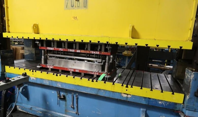 300 Ton, Blow #SC2-300-144-48, heavy duty straight side 2-point vari-speed press, 6" stroke - Image 8