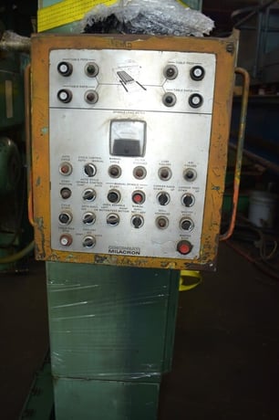 Cincinnati Milacron #425-266 Hypowermatic, horizontal-spindle production mill, rise & fall head travel - Image 5