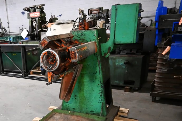 2500 lb. CWP #2500-18M, single uncoiler, 18" width, 48" outside dimensions, 15"-20" ID, 3-arm manual - Image 8