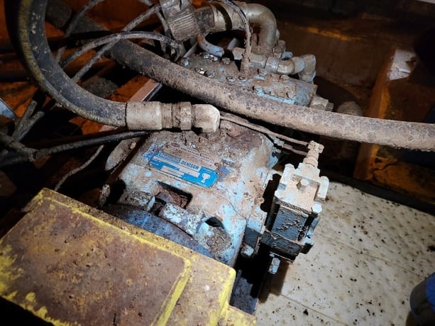 Hagglunds Denison P8S-2R1C-5A2-B00-QA1-M2-03701, hydraulic pump with 125 HP motor - Image 4