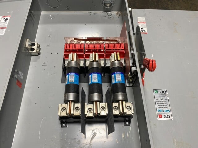 Siemens GF325NA Safety Disconnect Switch 400A 3P 240V 3PH 125HP Max CAN SHIP - Image 3