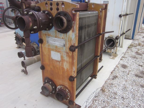 1379 sq.ft., Superchanger, UFX-51-6-UP-235, Carbon Steel frame, Stainless Steel plates, 150 psi, 1997 - Image 2