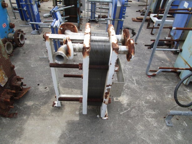 36 sq.ft., APV, SR15, Carbon Steel frame, 316 Stainless Steel plates, 150 psi, 32 plates, 350°F, 1984 - Image 1