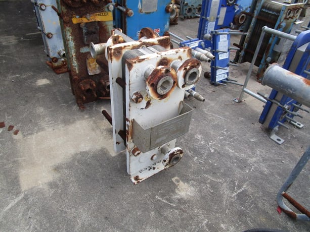 36 sq.ft., APV, SR15, Carbon Steel frame, 316 Stainless Steel plates, 150 psi, 32 plates, 350°F, 1984 - Image 4