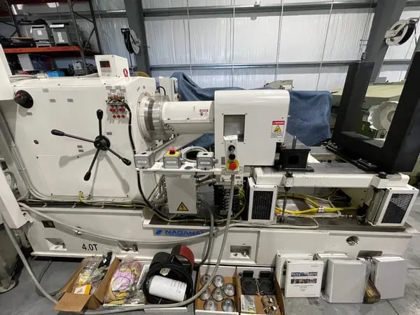 Nagahama Schenck #400-VBRM, engine balancing machine, 23.62" max length, 2015 - Image 1