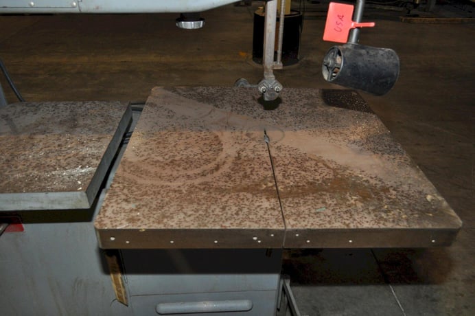 36" x 13" DoAll #36-13-20, vertical band saw, 5200 FPM, work light - Image 4