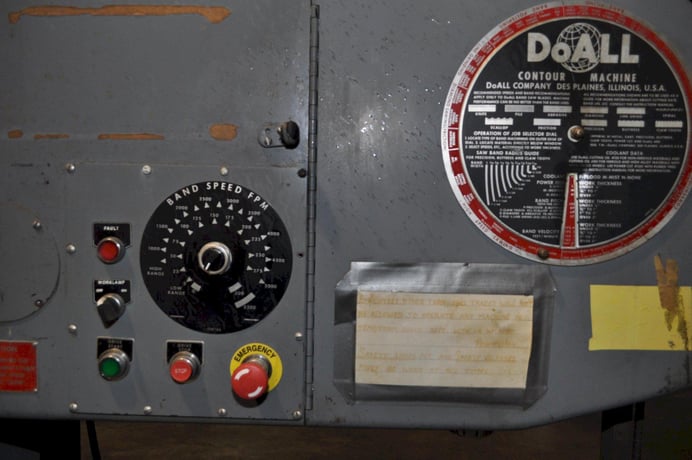 36" x 13" DoAll #36-13-20, vertical band saw, 5200 FPM, work light - Image 5