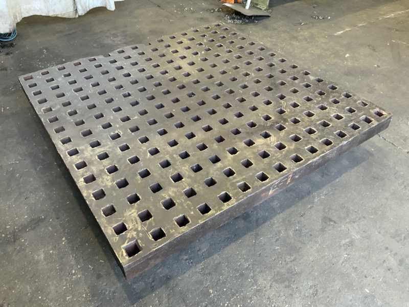 5' x 5' x 5-1/2" Acorn table,, 3-1/2"hole spacing, 6 ton capacity - Image 4