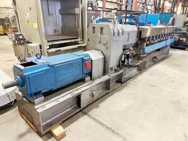 3.93" Leistritz #ZSE-100-GLAAX, co-rotating screw extruder, 442 HP, 1600 RPM DC motor w/SCR Control, 2002 - Image 10